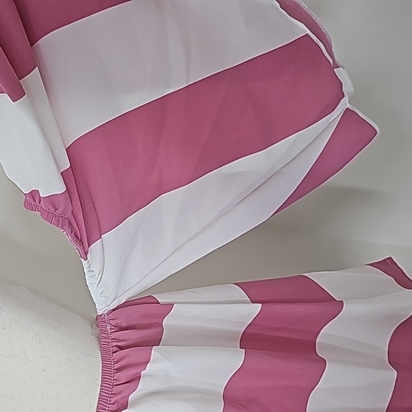 5/25 ❤️ Fantastic Fawn Pink and White Striped Crop Top with Attached Sleeves - Picture 2 of 6